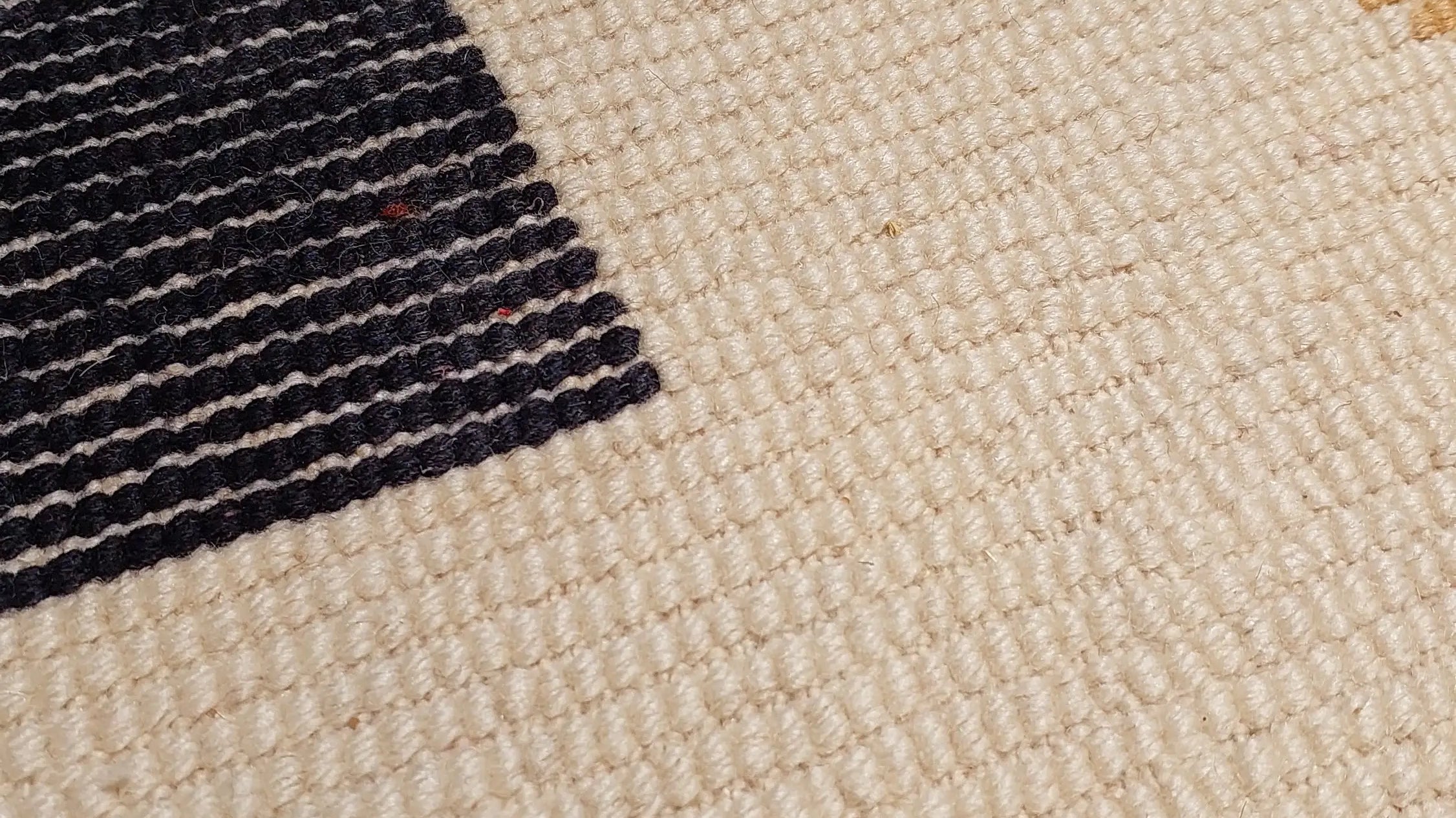 How to Spot an Authentic Handmade Berber Rug: 8 Signs to Check Before You Buy MoroccanBazzArts