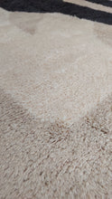 Load image into Gallery viewer, MOROCCAN RUG - BENI MRIRT