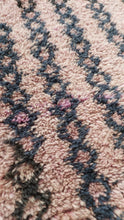 Load image into Gallery viewer, MOROCCAN RUG - BENI MRIRT