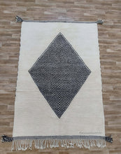 Load image into Gallery viewer, Handmade Moroccan rug