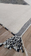 Load image into Gallery viewer, MOROCCAN RUG - BENI MRIRT