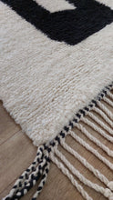 Load image into Gallery viewer, MOROCCAN RUG - BENI MRIRT