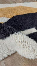 Load image into Gallery viewer, MOROCCAN RUG - BENI MRIRT