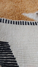 Load image into Gallery viewer, MOROCCAN RUG - BENI MRIRT