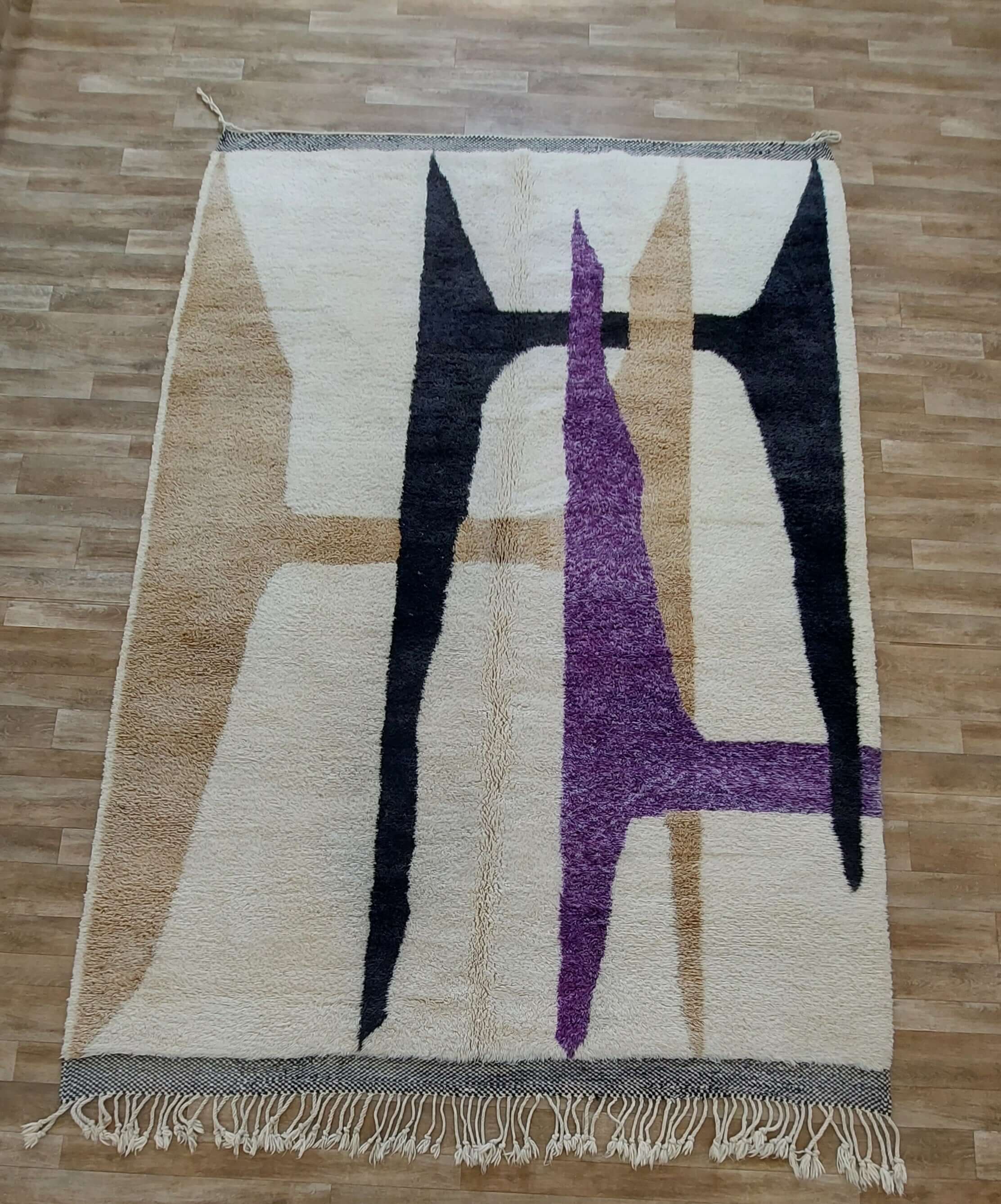 Moroccan beni mrirt rug