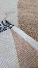 Load image into Gallery viewer, MOROCCAN RUG - BENI MRIRT