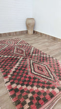 Load image into Gallery viewer, VINTAGE MOROCCAN RUG - SMALL