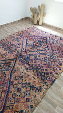 Load image into Gallery viewer, VINTAGE MOROCCAN RUG - MTIR