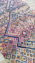 Load image into Gallery viewer, VINTAGE MOROCCAN RUG - MTIR