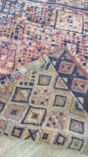 Load image into Gallery viewer, VINTAGE MOROCCAN RUG - MTIR
