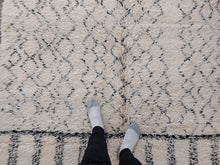 Load image into Gallery viewer, BENI OURAIN RUG - MOROCCO