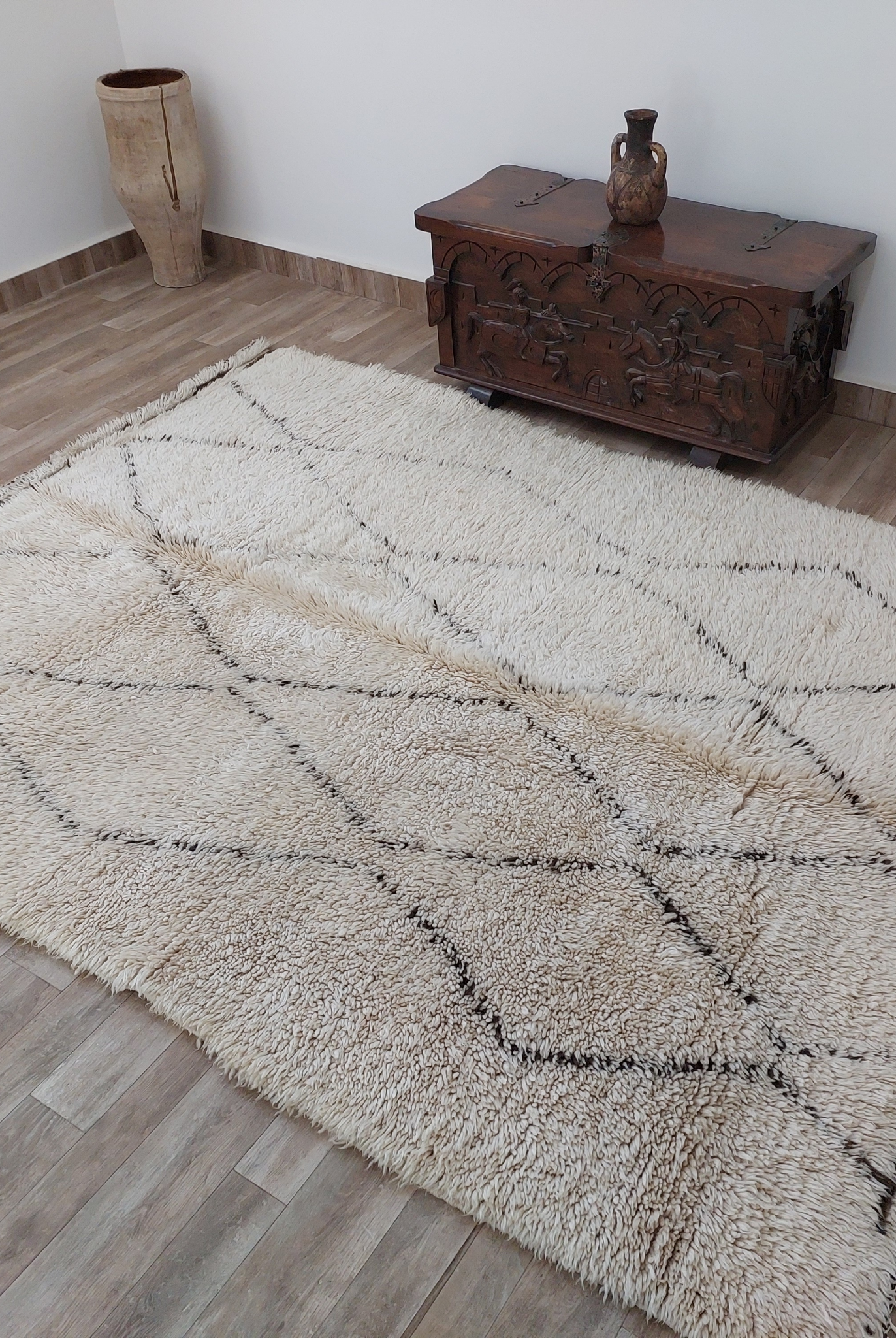 Moroccan Rug - Vintage Beni ourain rug - 6'6"×8'9" MoroccanBazzArts