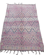 Load image into Gallery viewer, VINTAGE MOROCCAN RUG