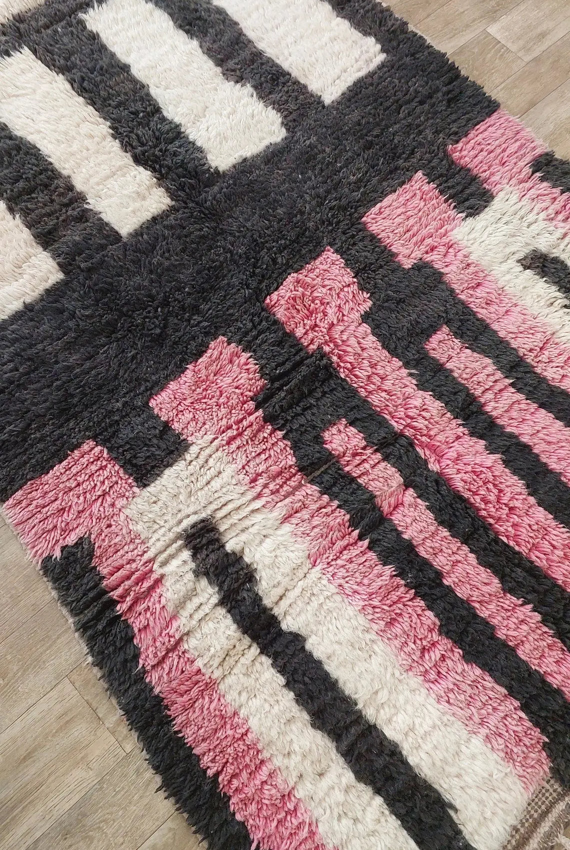 Vintage Boujaad Rug. Handmade Colorful Stripped Wool Rug , Moroccan Rug 4x7 Fts MoroccanBazzArts