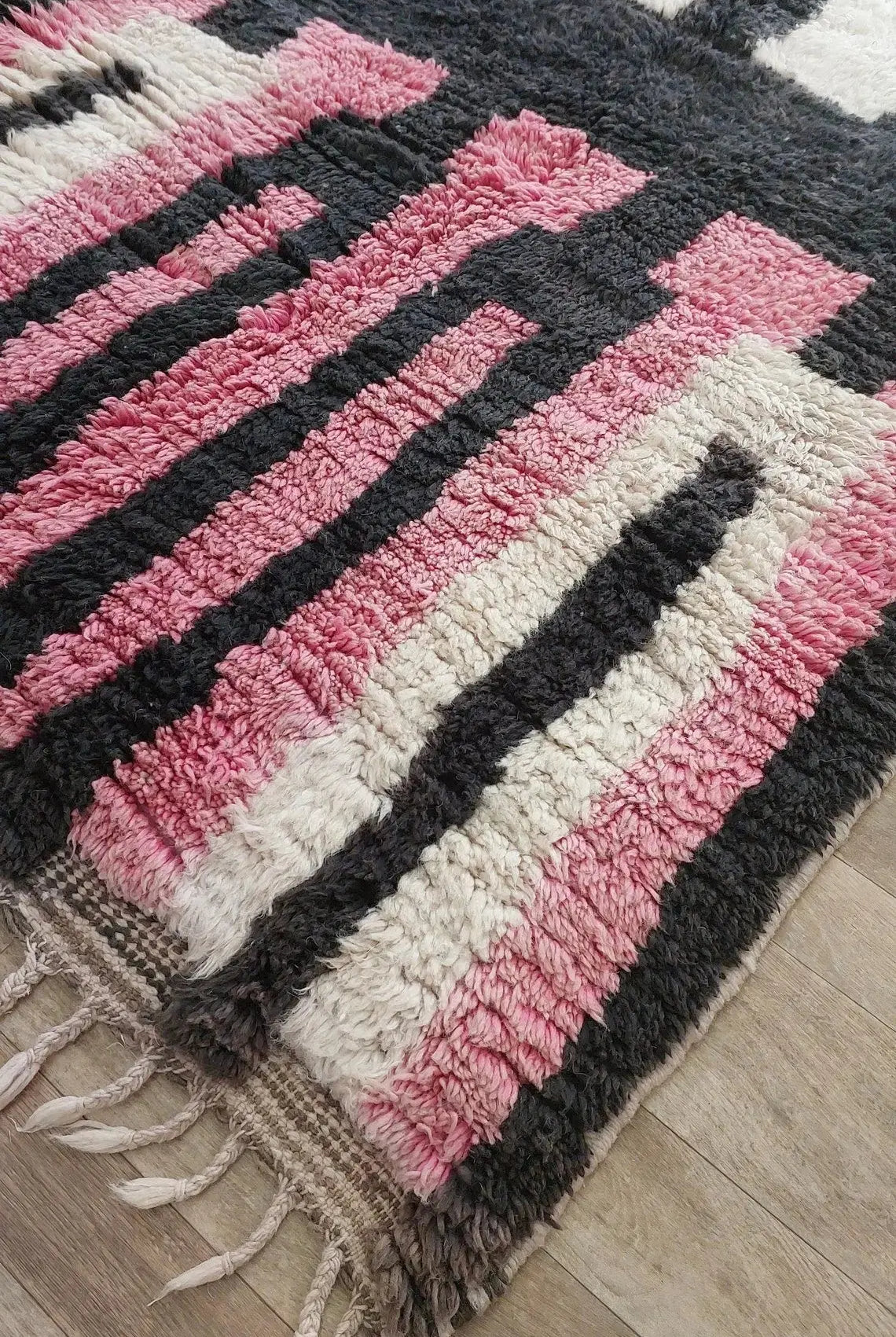 Vintage Boujaad Rug. Handmade Colorful Stripped Wool Rug , Moroccan Rug 4x7 Fts MoroccanBazzArts