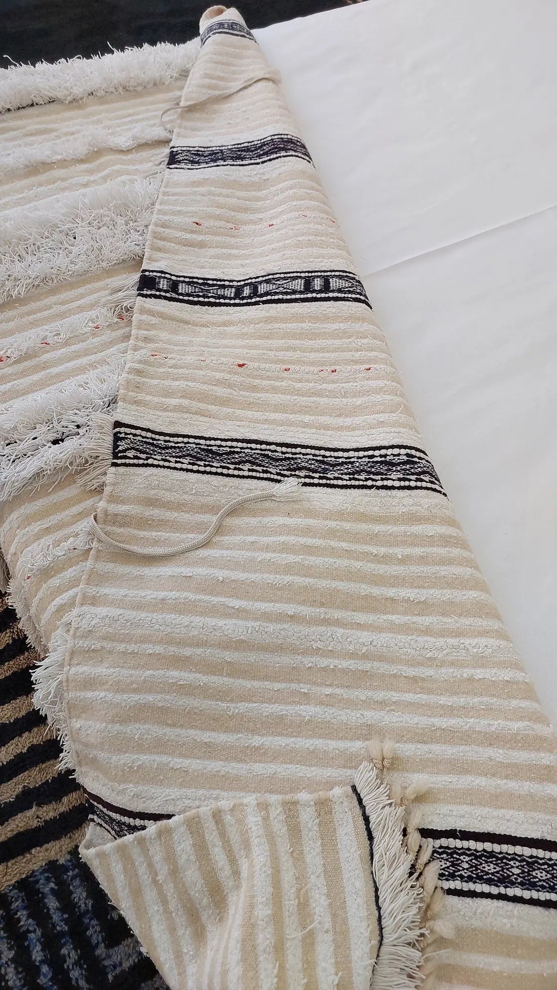 Authentic Moroccan Berber Handira Wedding Blanket - Mona White Throw for Bedroom Decor 3.6x6.10 ft MoroccanBazzArts