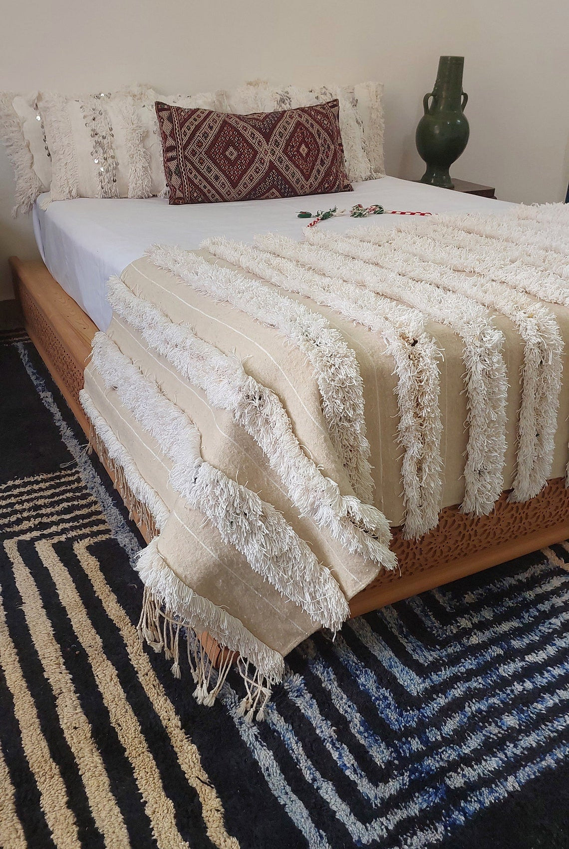 Authentic Moroccan Handira: Artisan-Crafted Wedding Blanket for Bohemian-Inspired Home Decor MoroccanBazzArts