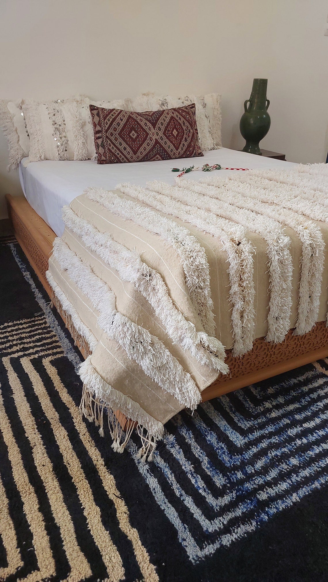 Authentic Moroccan Handira: Artisan-Crafted Wedding Blanket for Bohemian-Inspired Home Decor MoroccanBazzArts