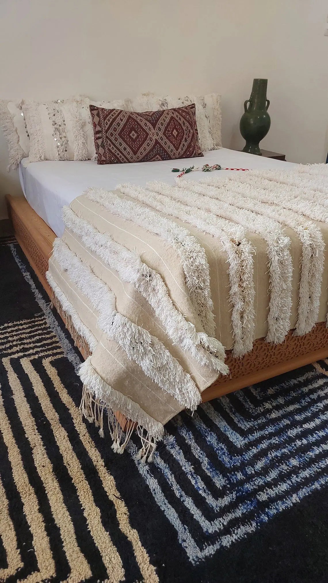 Authentic Moroccan Handira: Artisan-Crafted Wedding Blanket for Bohemian-Inspired Home Decor MoroccanBazzArts