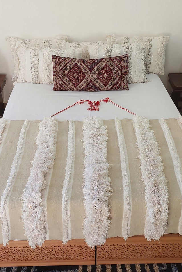 Vintage Moroccan Berber Handira: Handmade Ivory Wool Wedding Blanket - Authentic Tribal Textile MoroccanBazzArts