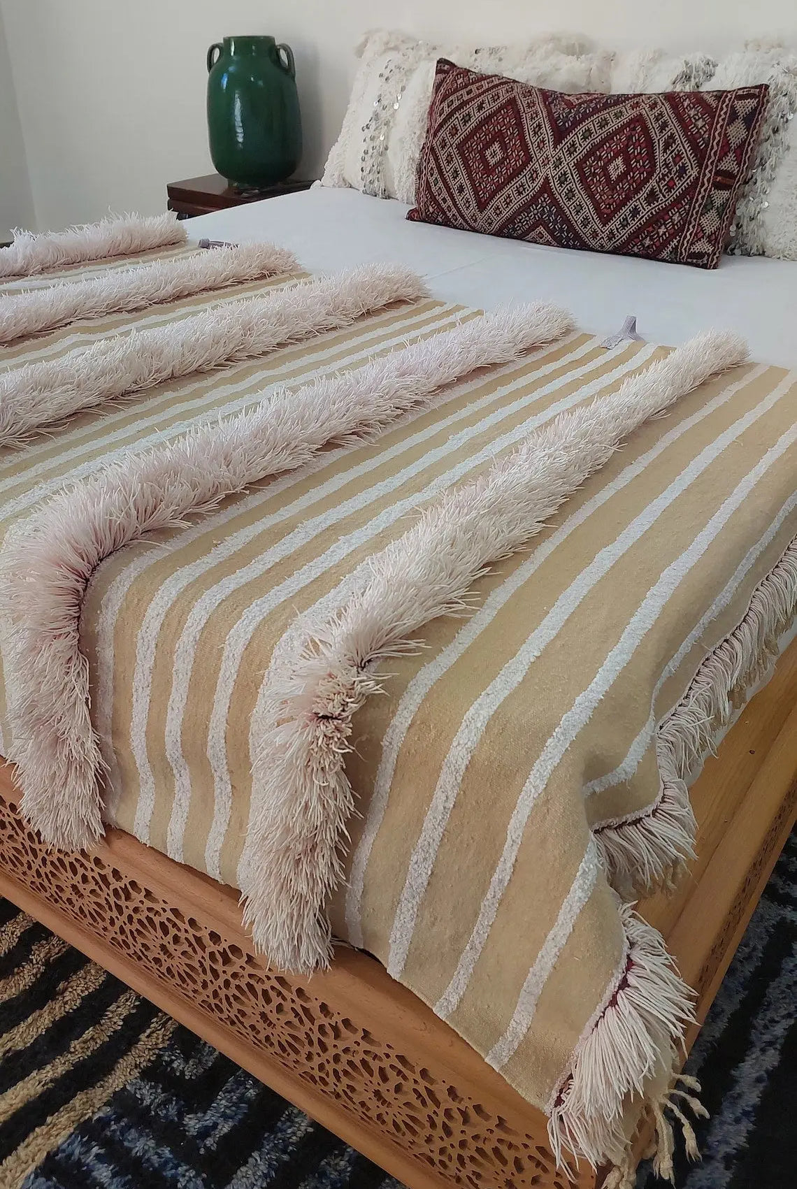 Vintage Moroccan Berber Wedding Handira: Authentic Handwoven Blanket Without Sequins (3.9x5.6 ft) MoroccanBazzArts