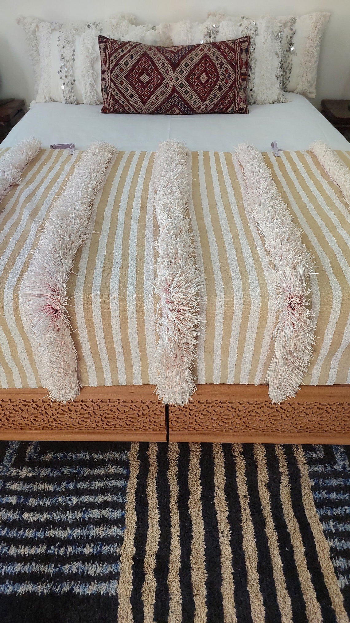 Vintage Moroccan Berber Wedding Handira: Authentic Handwoven Blanket Without Sequins (3.9x5.6 ft) MoroccanBazzArts
