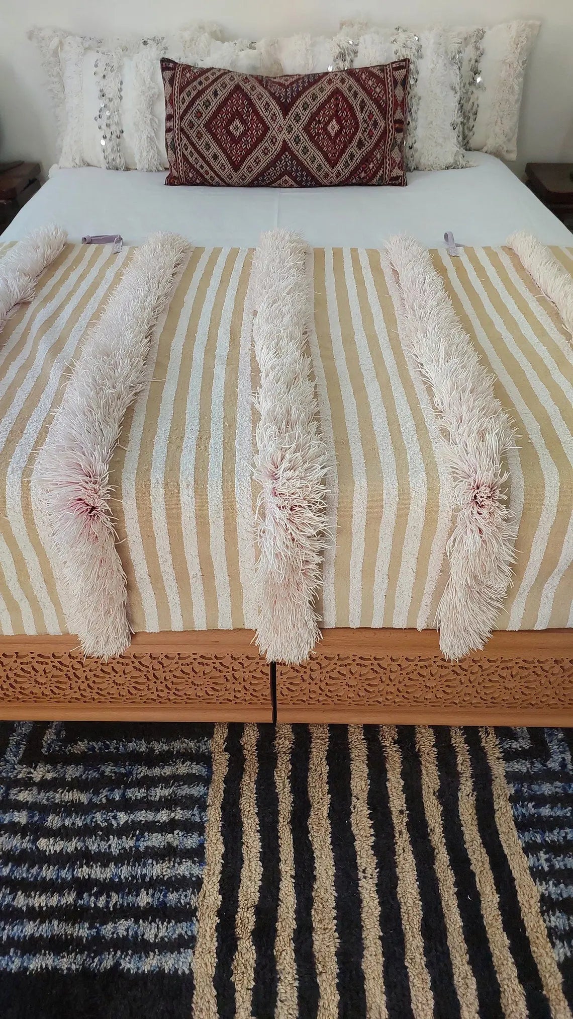 Vintage Moroccan Berber Wedding Handira: Authentic Handwoven Blanket Without Sequins (3.9x5.6 ft) MoroccanBazzArts