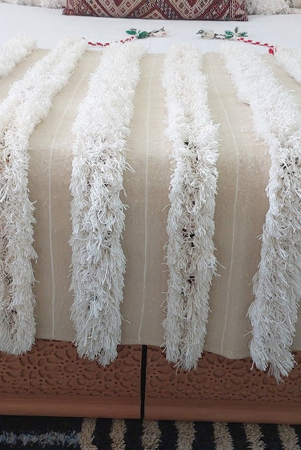 Authentic Moroccan Handira: Artisan-Crafted Wedding Blanket for Bohemian-Inspired Home Decor MoroccanBazzArts