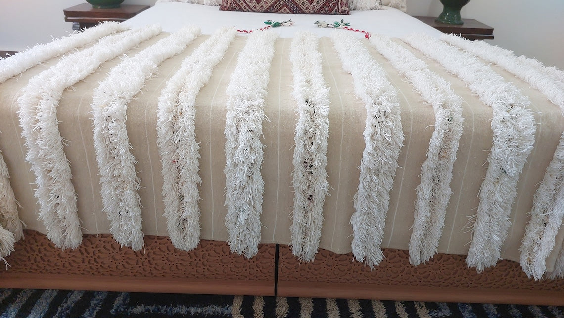 Authentic Moroccan Handira: Artisan-Crafted Wedding Blanket for Bohemian-Inspired Home Decor MoroccanBazzArts