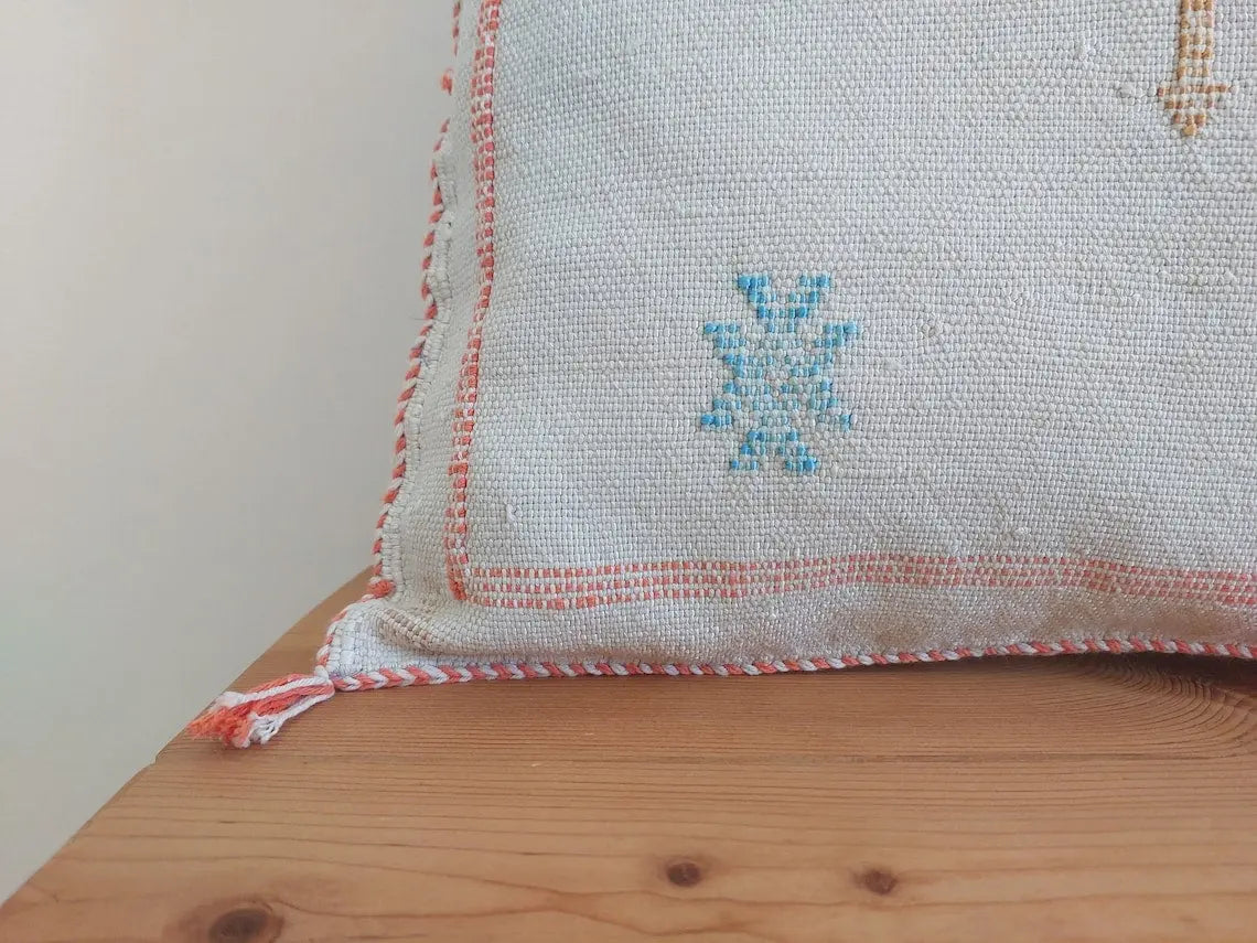 Set Of Two Moroccan Pillows - Faded Purple - Handmade Cactus Silk Pillows Cases - Decorative Berber Pillows. MoroccanBazzArts