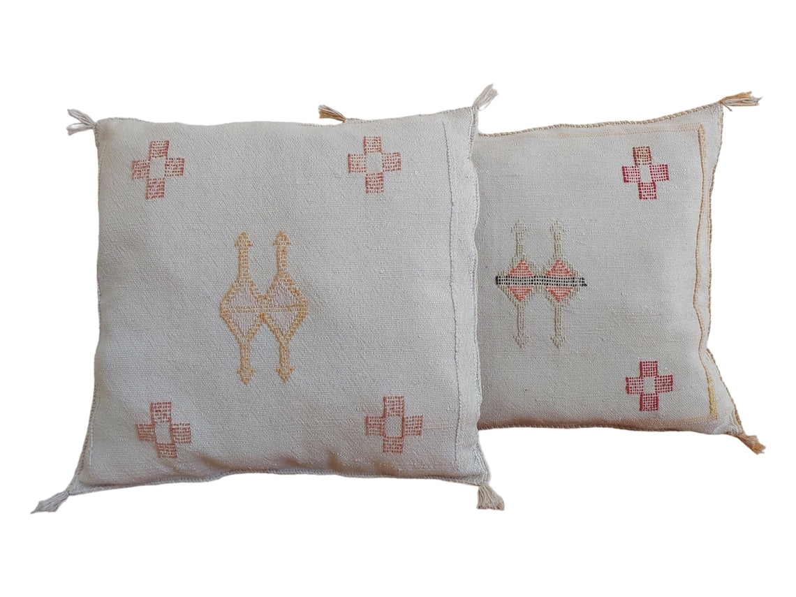 Set Of Two Moroccan Pillows - Faded Purple - Handmade Cactus Silk Pillows Cases - Decorative Berber Pillows. MoroccanBazzArts