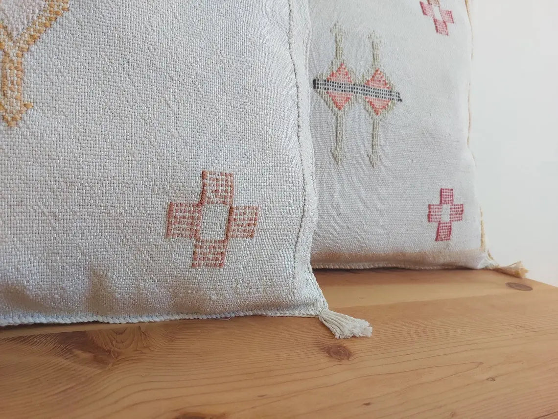 Set Of Two Moroccan Pillows - Faded Purple - Handmade Cactus Silk Pillows Cases - Decorative Berber Pillows. MoroccanBazzArts