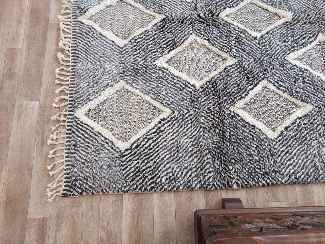Luxurious Handmade Moroccan Beni Mrirt Rug - Modern Gray Plush Pile Area Carpet For Living Room (6x7.6 Ft) MoroccanBazzArts