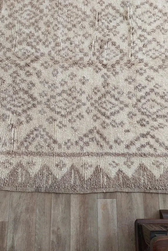 Authentic Taznakht Moroccan Rug: Handmade Gray & Ivory Berber Wool Carpet (4.11 X 8.2 Ft) MoroccanBazzArts