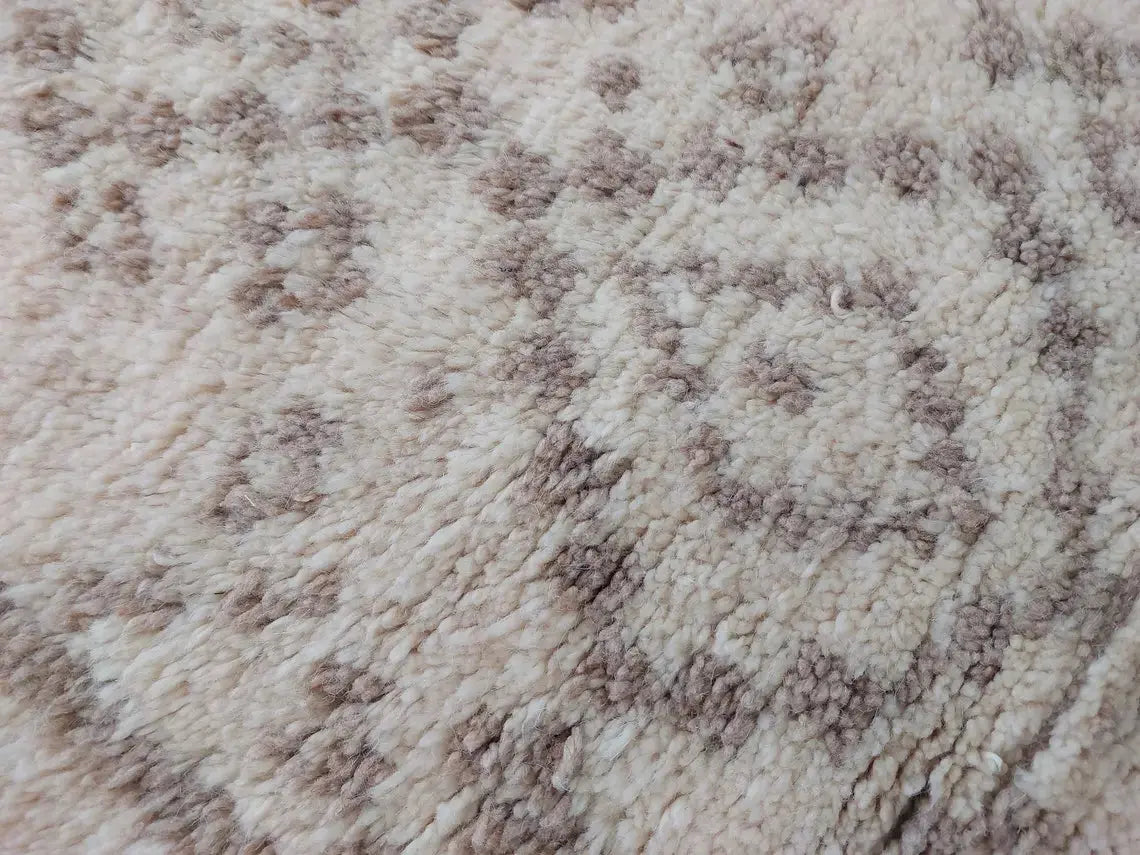 Authentic Taznakht Moroccan Rug: Handmade Gray & Ivory Berber Wool Carpet (4.11 X 8.2 Ft) MoroccanBazzArts