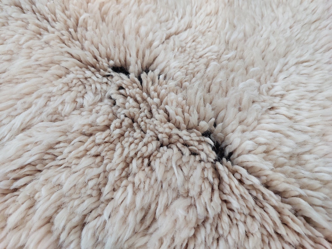 Beni Ourain Rug Genuine Lamb Wool: Vintage Moroccan Berber Carpet, Natural Fiber, Invisible Patterns MoroccanBazzArts