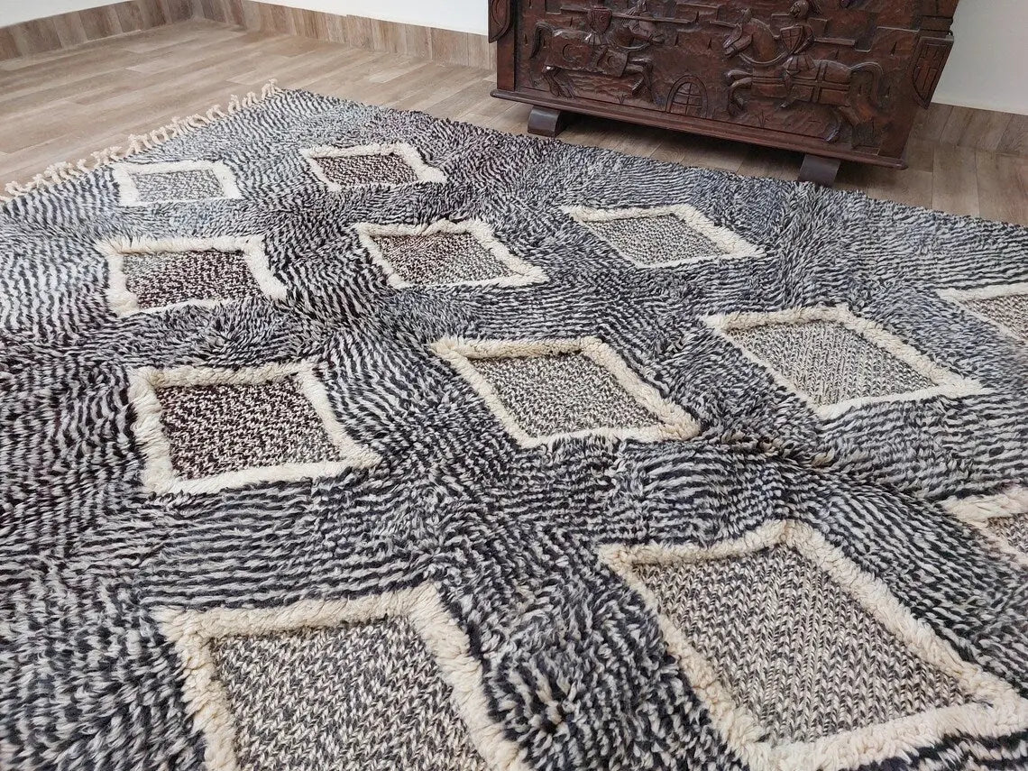 Luxurious Handmade Moroccan Beni Mrirt Rug - Modern Gray Plush Pile Area Carpet For Living Room (6x7.6 Ft) MoroccanBazzArts