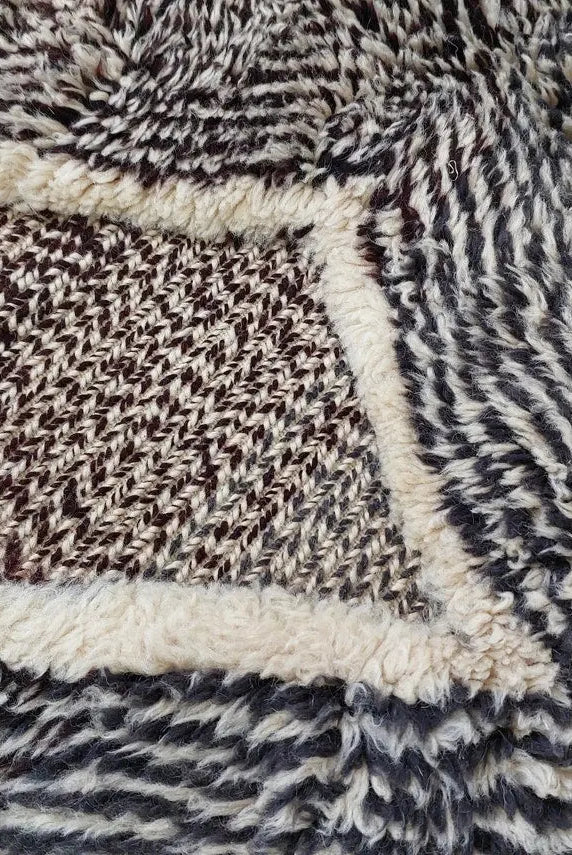 Luxurious Handmade Moroccan Beni Mrirt Rug - Modern Gray Plush Pile Area Carpet For Living Room (6x7.6 Ft) MoroccanBazzArts