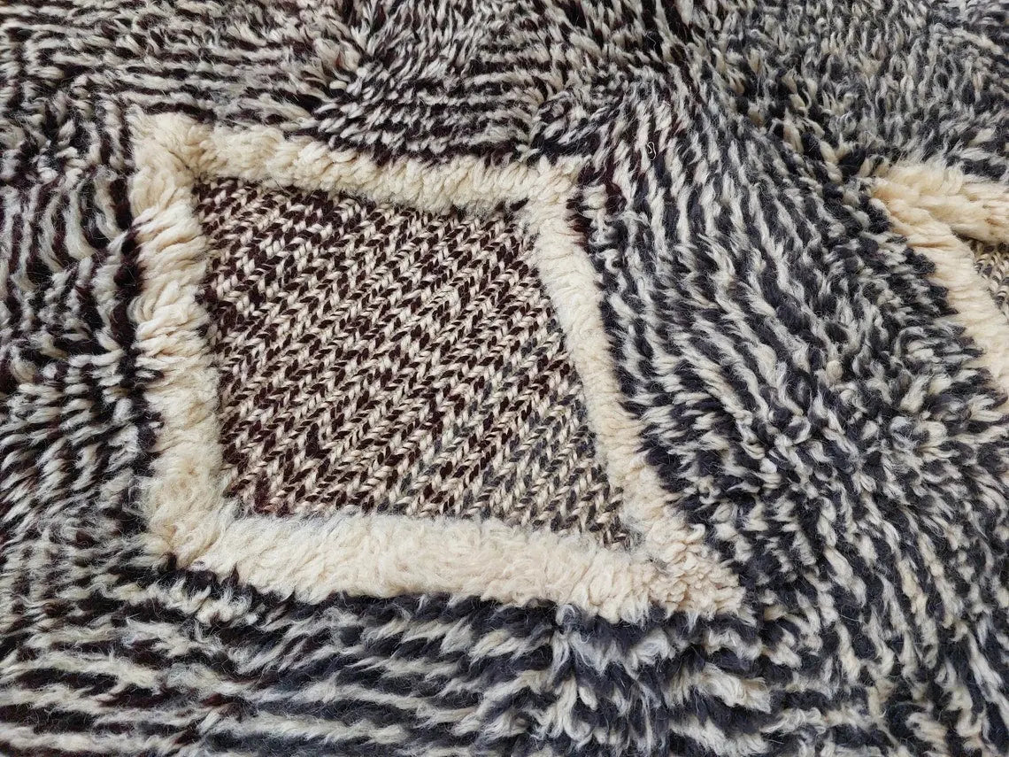 Luxurious Handmade Moroccan Beni Mrirt Rug - Modern Gray Plush Pile Area Carpet For Living Room (6x7.6 Ft) MoroccanBazzArts