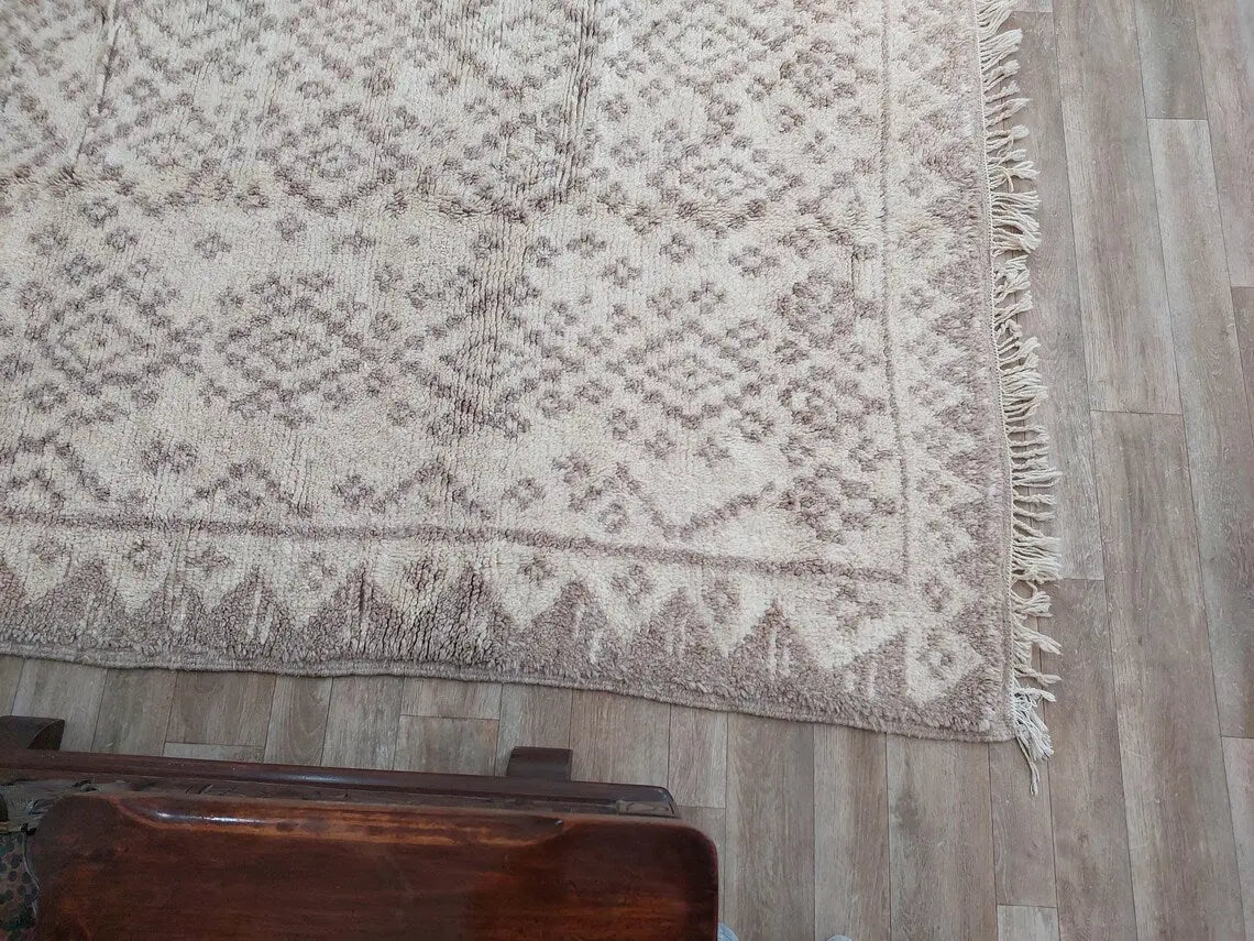 Authentic Taznakht Moroccan Rug: Handmade Gray & Ivory Berber Wool Carpet (4.11 X 8.2 Ft) MoroccanBazzArts