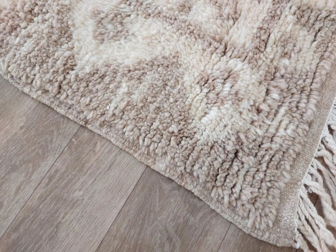 Authentic Taznakht Moroccan Rug: Handmade Gray & Ivory Berber Wool Carpet (4.11 X 8.2 Ft) MoroccanBazzArts