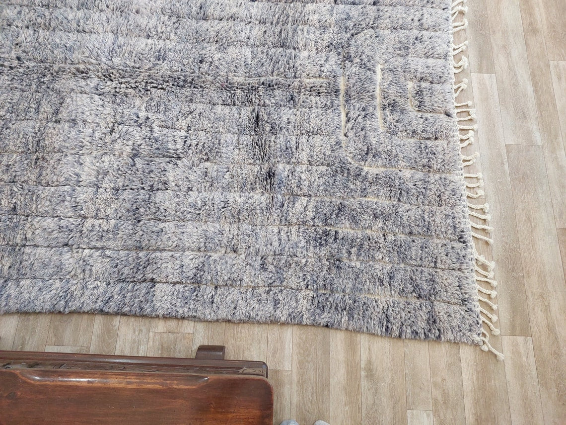 Modern Hand Knotted Beni Mrirt Rug. 100% Organic Wool - 5.9 X 8.7 Ft MoroccanBazzArts
