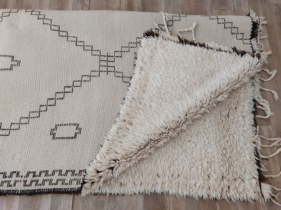 Beni Ourain Rug Genuine Lamb Wool: Vintage Moroccan Berber Carpet, Natural Fiber, Invisible Patterns MoroccanBazzArts