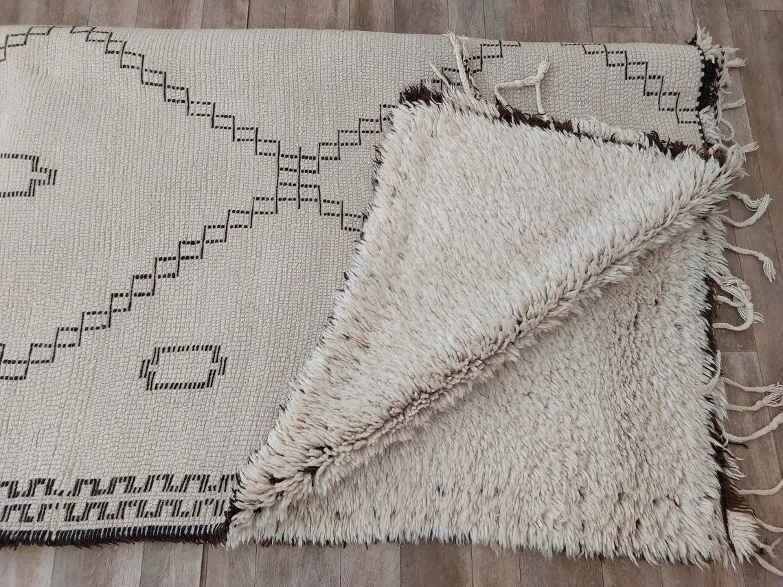 Beni Ourain Rug Genuine Lamb Wool: Vintage Moroccan Berber Carpet, Natural Fiber, Invisible Patterns MoroccanBazzArts