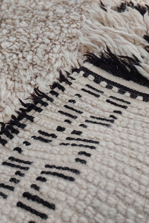 Beni Ourain Rug Genuine Lamb Wool: Vintage Moroccan Berber Carpet, Natural Fiber, Invisible Patterns MoroccanBazzArts