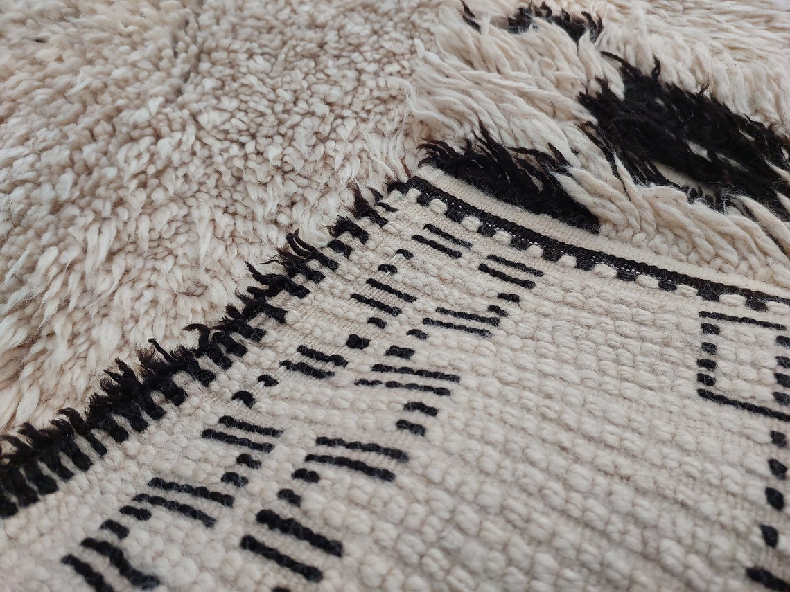 Beni Ourain Rug Genuine Lamb Wool: Vintage Moroccan Berber Carpet, Natural Fiber, Invisible Patterns MoroccanBazzArts
