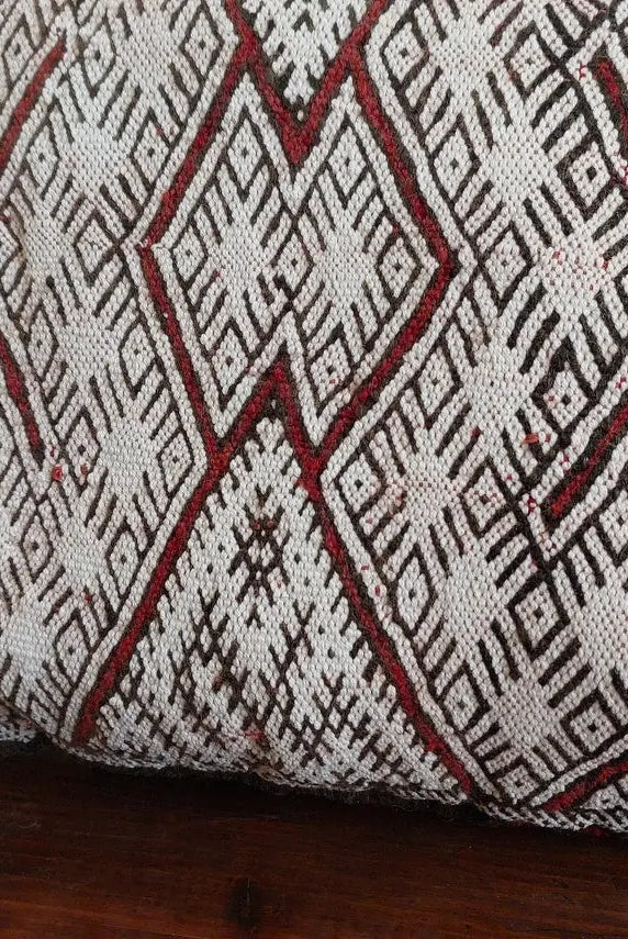 Vintage Moroccan Pillow - Handmade Berber Cushion - Kilim Pillow - Decorative Pillow Case. MoroccanBazzArts