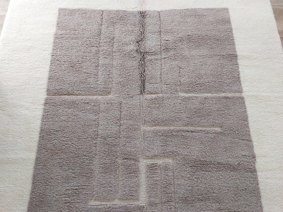 Plush Faded Lavender Moroccan Beni Mrirt Rug - Handwoven Neutral Berber Rug For Contemporary Living Spaces MoroccanBazzArts