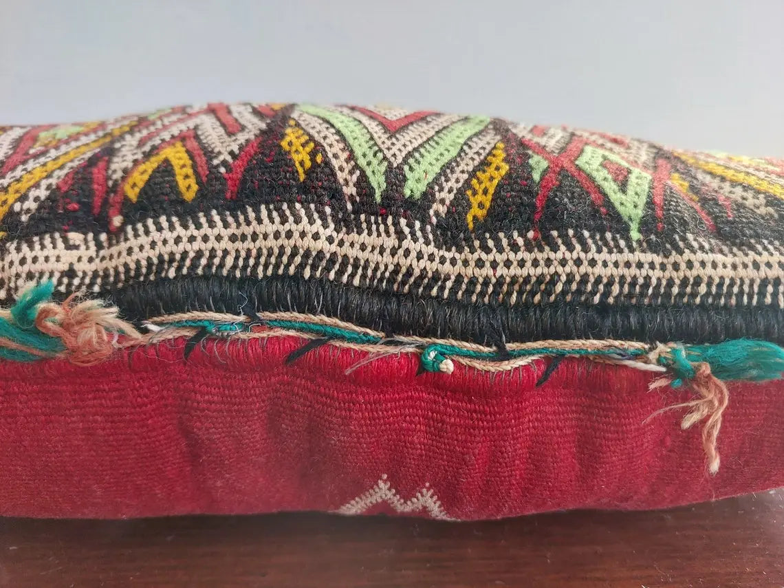 Vintage Moroccan Pillow - Berber Pillow Case - Handmade Tribal Pillow - Kilim Pillow Cover - Boho Pillow. MoroccanBazzArts