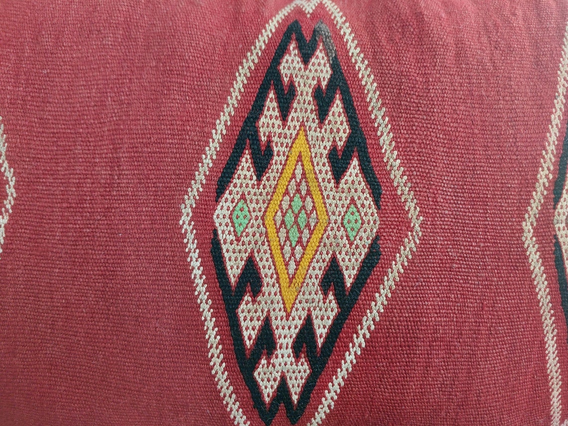 Vintage Moroccan Pillow - Berber Pillow Case - Handmade Tribal Pillow - Kilim Pillow Cover - Boho Pillow. MoroccanBazzArts